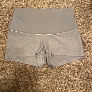 COPY - Lululemon gray boogie shirts size 6